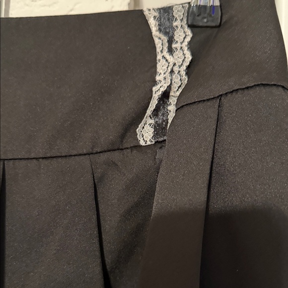 ROMWE Black Skater Skirt with Lace Trim - Picture 6 of 9